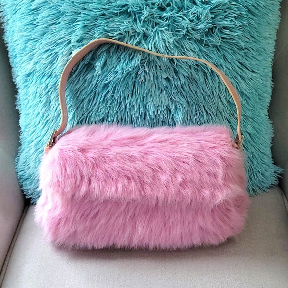 Suzanne Somers Handbags - SALE ! NEW-NWOT- "RARE" Suzanne Somers PINK Bag